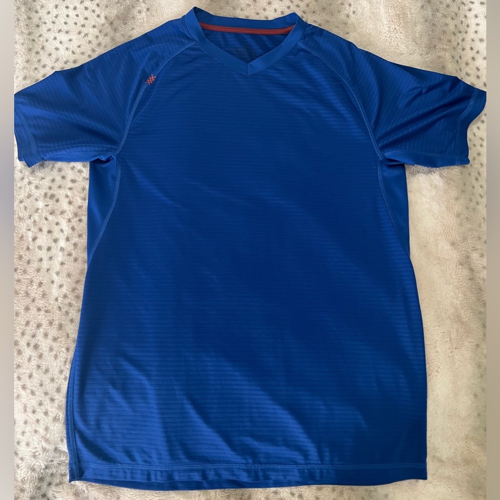 Rhone workout t-shirt. Men’s medium.